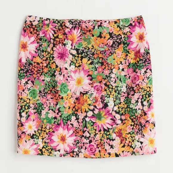 H&M Women's Patterned Mini Skirt Black/Floral - Picture 6 of 8